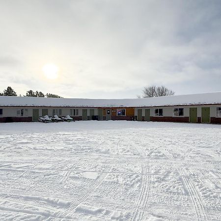 The Trail Inn - Newberry, Mi - Formerly Knollwood Inn - 13467 M-28 Bagian luar foto